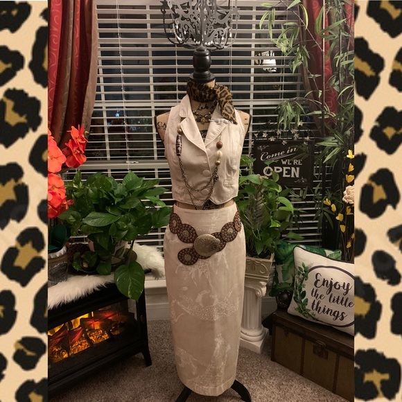 Dorothy Schoelen The Silver Connection Safari. - Picture 14 of 14